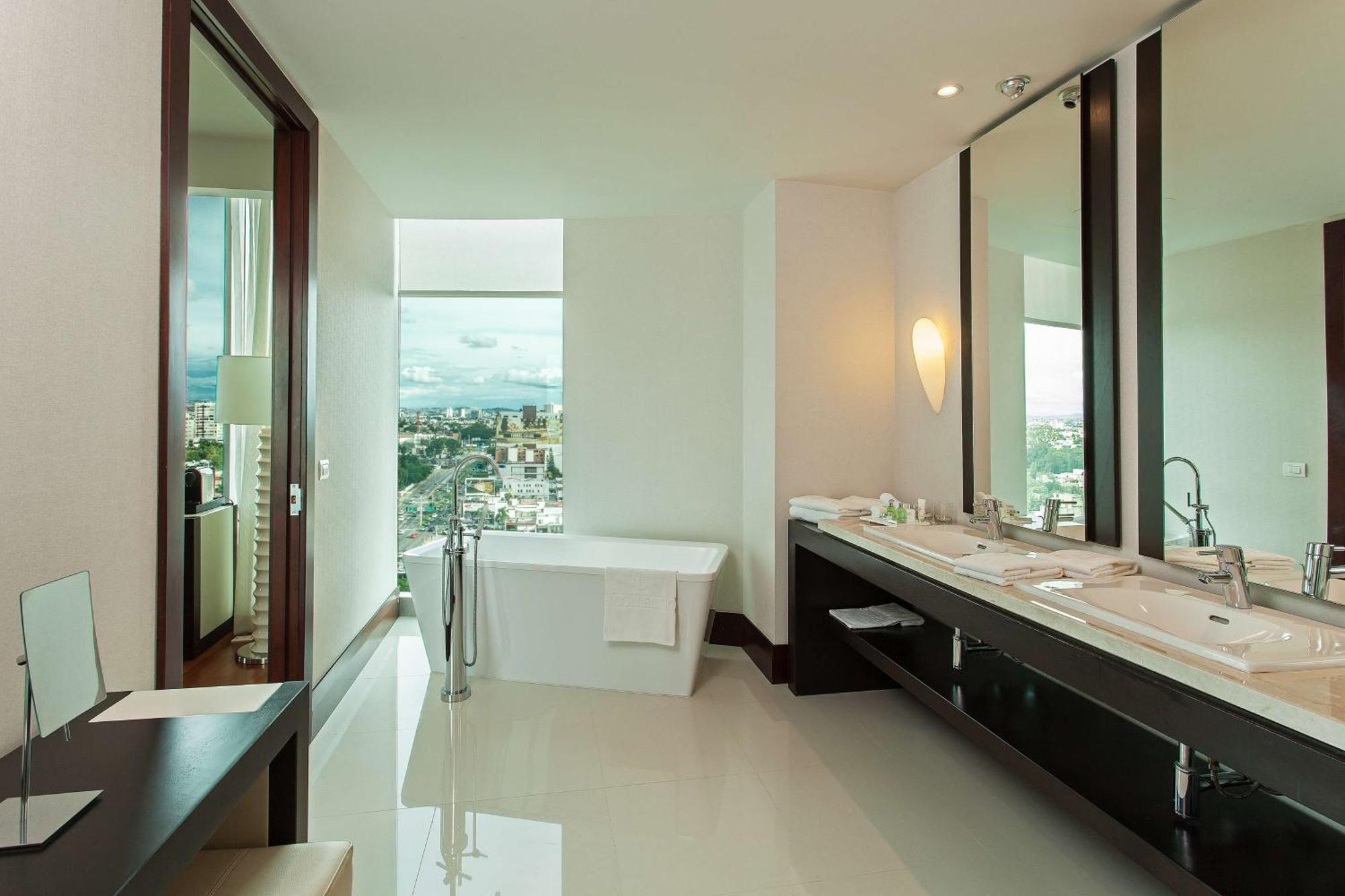 Nh Collection Guadalajara Providencia Hotel Exterior photo